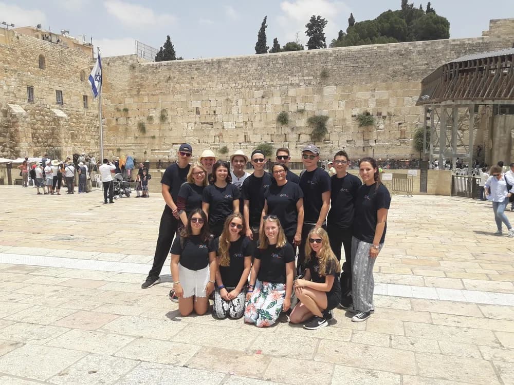 Die Gruppe an der Klagemauer in Jerusalem, 2018